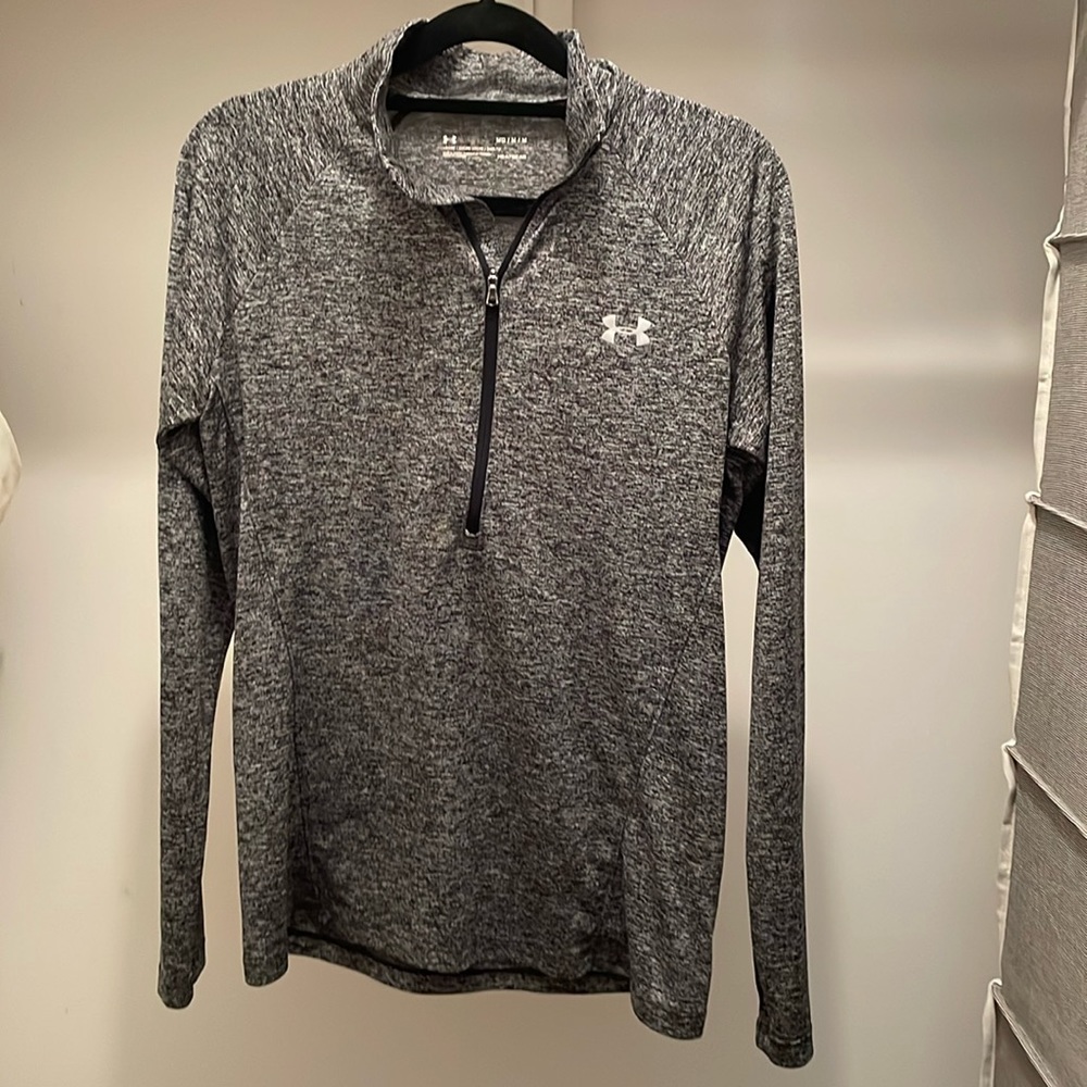 Lightweight under armour pullover size medium